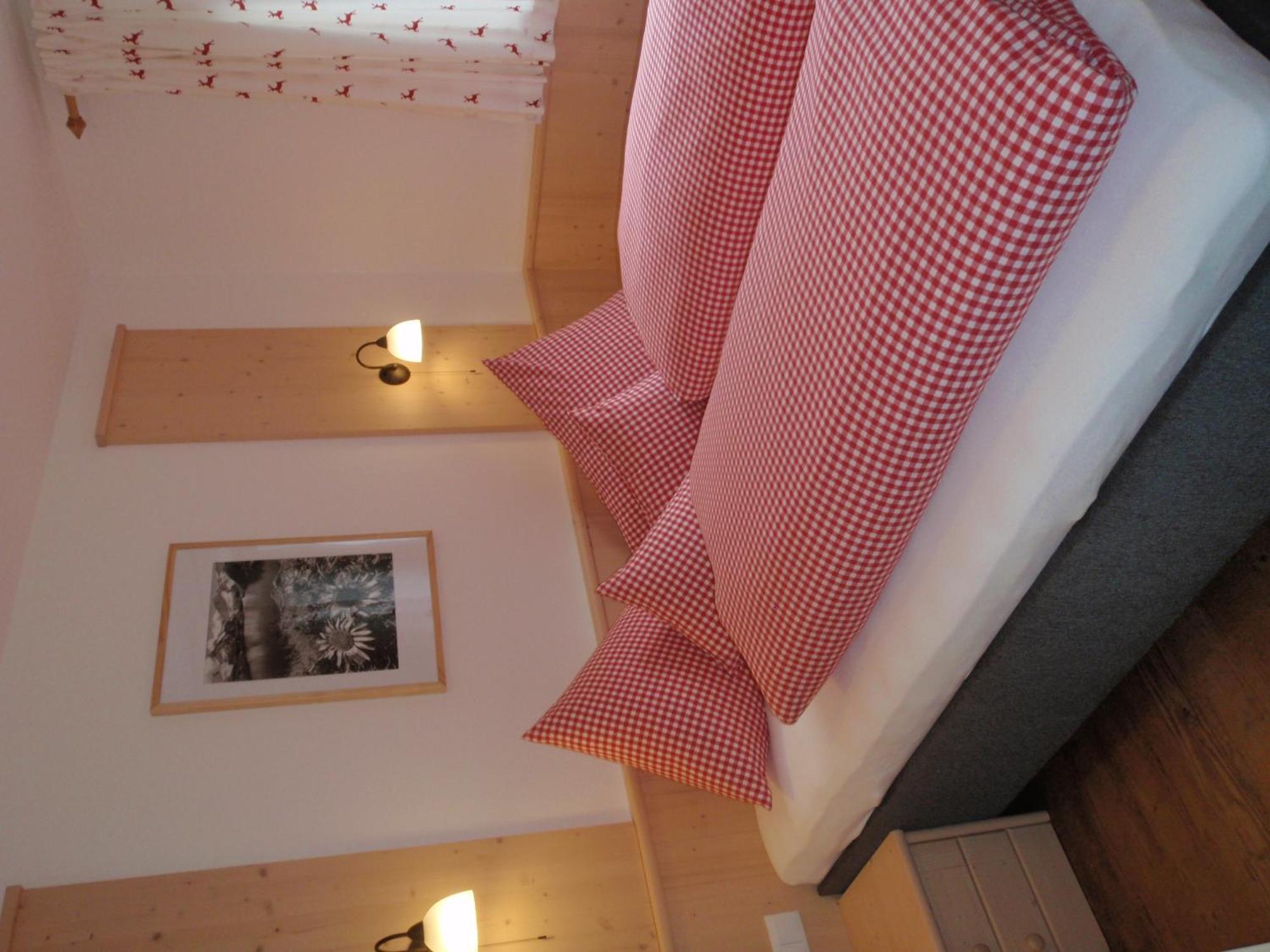 Landhaus Alpenjaeger Hainzenberg Habitación foto